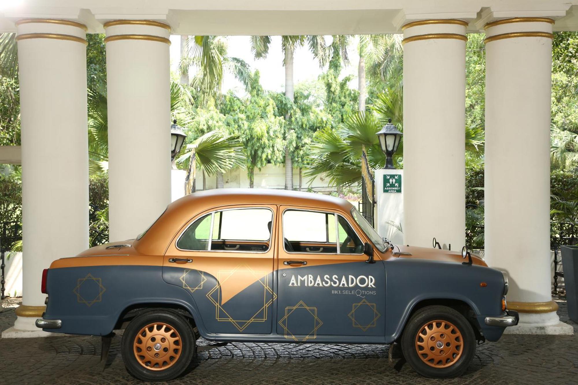 แอมบาสซาเดอร์ - ไอเอชซีแอล ซีเล็คชั่น Hotel นิวเดลี ภายนอก รูปภาพ Ambassador car
