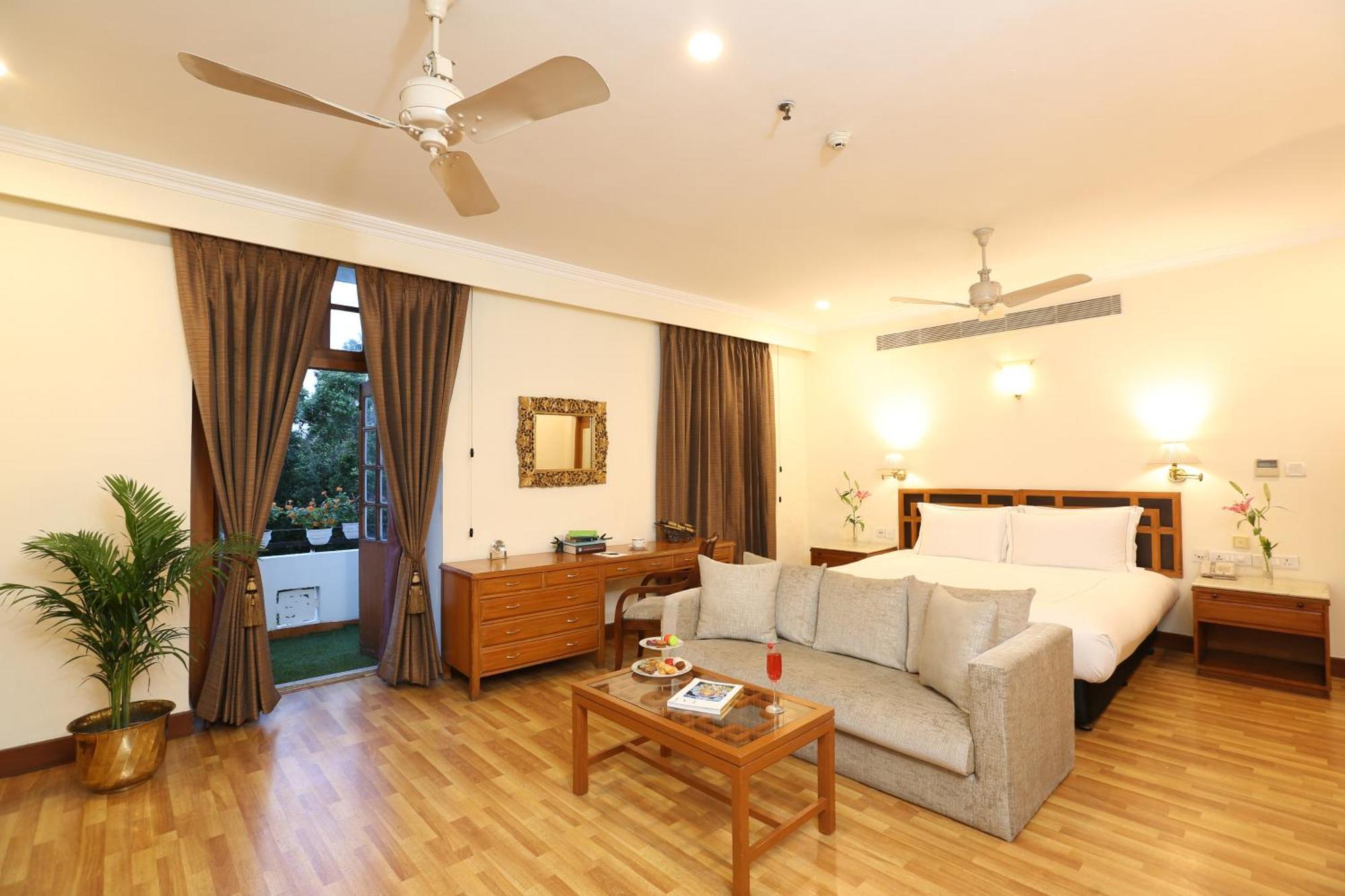 แอมบาสซาเดอร์ - ไอเอชซีแอล ซีเล็คชั่น Hotel นิวเดลี ภายนอก รูปภาพ