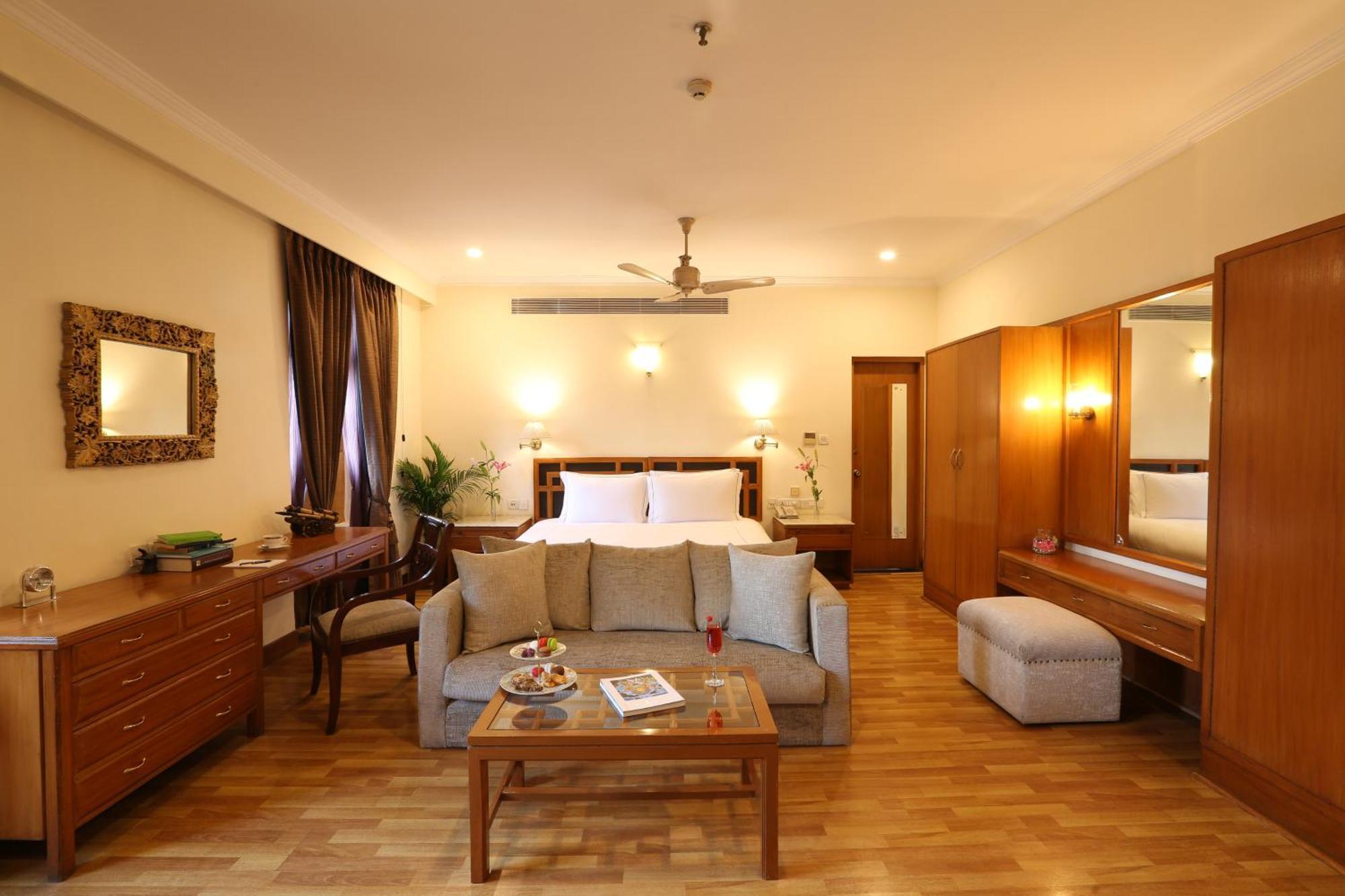 แอมบาสซาเดอร์ - ไอเอชซีแอล ซีเล็คชั่น Hotel นิวเดลี ภายนอก รูปภาพ
