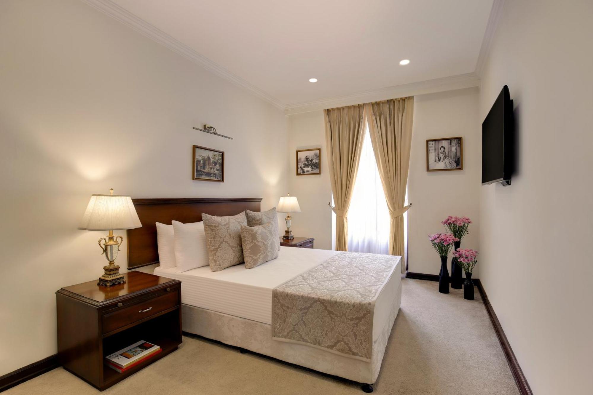 แอมบาสซาเดอร์ - ไอเอชซีแอล ซีเล็คชั่น Hotel นิวเดลี ภายนอก รูปภาพ A room at the hotel